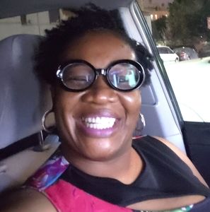 Meet your Posher, Lola